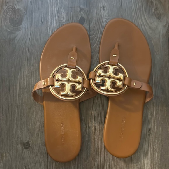 Tory Burch Metal Miller Thong Sandal Croc Embossed Leather Roma Red 9 - Picture 1 of 4